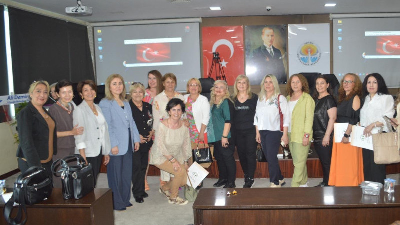 ADANA’DA KADINLAR SAHADA, STRATEJİ MASADA!