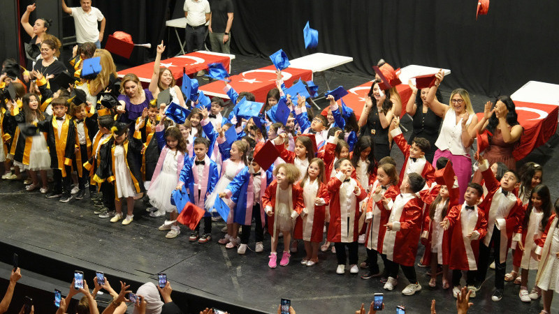 ÇUKUROVA BELEDİYESİ KREŞLERİNDE MEZUNİYET HEYECANI