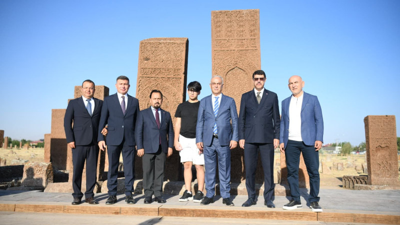 BAŞKAN KANLI, AHLAT VE MALAZGİRT’TE
