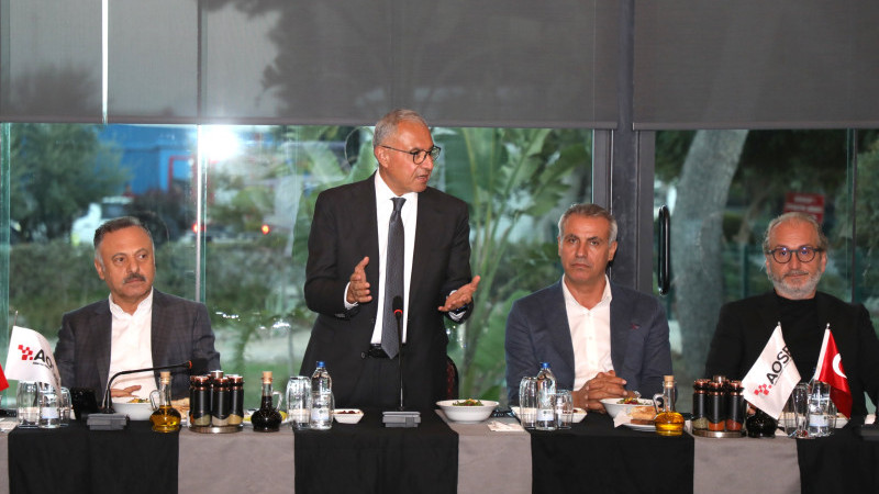 AOSB’DE SEKTÖRLERİN GELECEĞİ KONUŞULDU