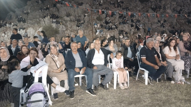YAVUZ AĞIRALİOĞLU KIZILDAĞ KONSERİNE CANLI BAĞLANDI
