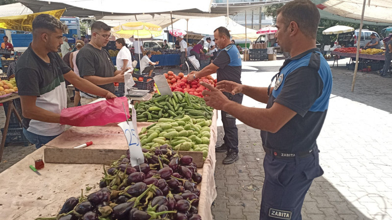 YUMURTALIK’TA PAZAR YERİNE DENETİM VE DÜZENLEME GELDİ
