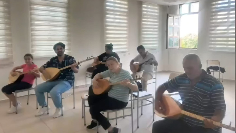 CEYHAN CEMEVİ’NDEN ÜCRETSİZ SAZ VE ELSANATLARI KURSU