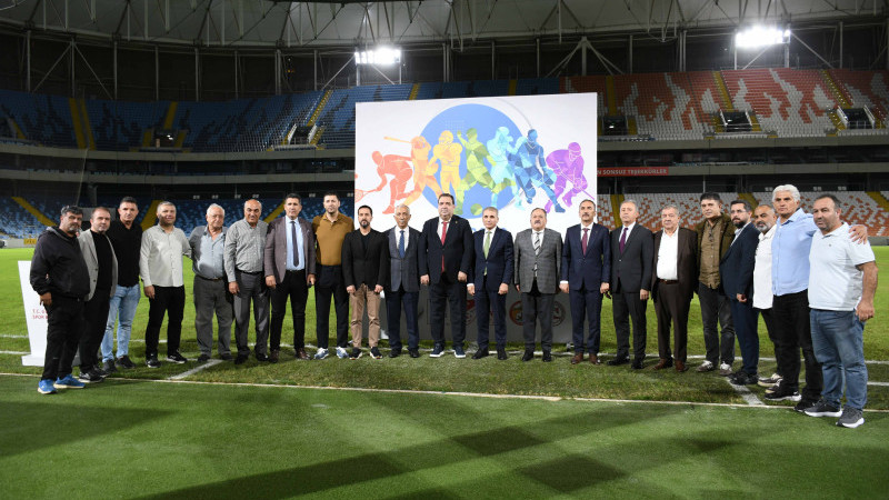 ADANA AMATÖR SPOR LİGLERİ TÖRENLE START ALDI