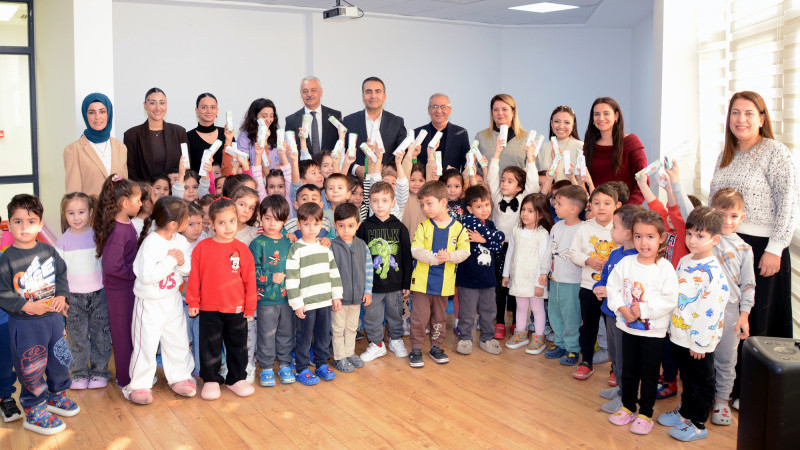 YÜREĞİR’DE 3-5 YAŞINDAKİ ÇOCUKLARA DİŞ FIRÇALAMA TEKNİKLERİ ANLATILDI