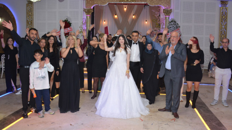 BÜYÜK AŞK EVLİLİKLE NOKTALANDI