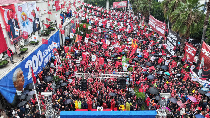 10 BİNLERCE ADANALI KARALAR’A ÖZGÜRLÜK İÇİN TOPLANDI