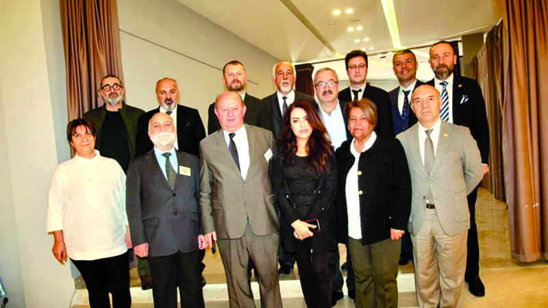 Esendemir, “Gazetecilik;  çok yönlü kuşatma altında”