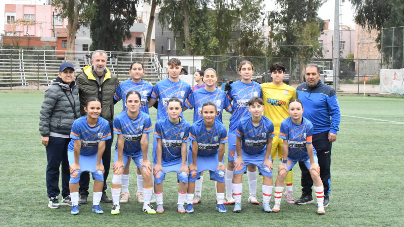 ADANA DOSTLAR KADIN FUTBOL TAKIMI’NDAN LİGE MUHTEŞEM BAŞLANGIÇ