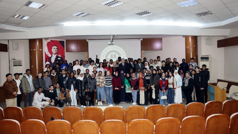 REKTÖR BERİŞ, ULUSLAR ARASI ÖĞRENCİLERLE BİR ARAYA GELDİ