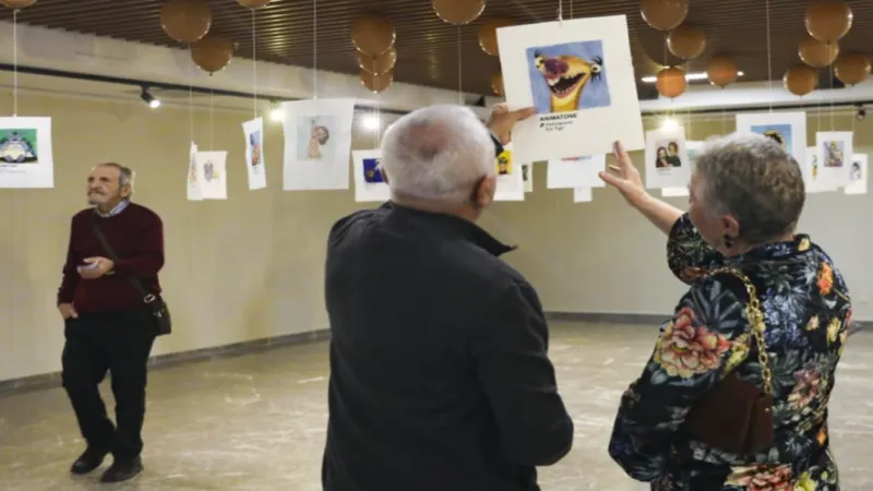 MERSİN'DE 'SİNEMANIN İLHAM VEREN ANILARI' SERGİSİ AÇILDI