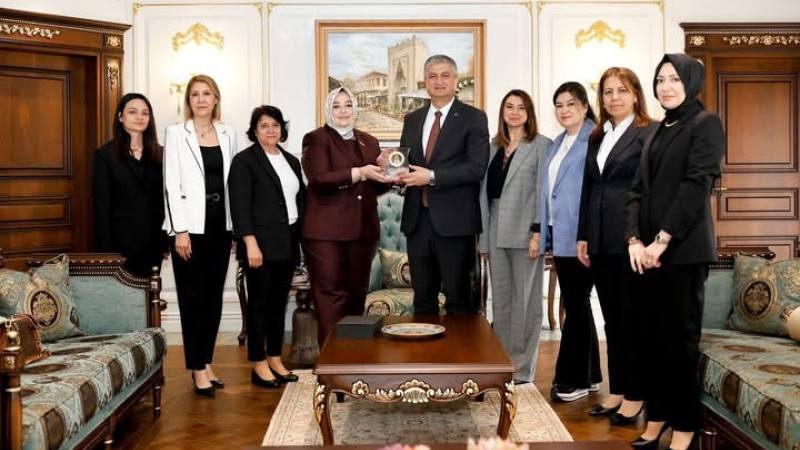 ELİF TOSMUR’DAN KADIN İSTİHDAMI VE GENÇLİK VURGUSU