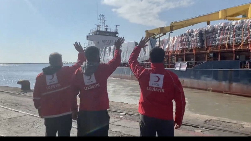 Kızılay'ın yardımları Mersin Limanı'ndan uğurlandı