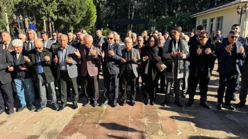 İYİ Parti Adana İl Başkanı Azime Kocacık Şehitliği ziyaret etti
