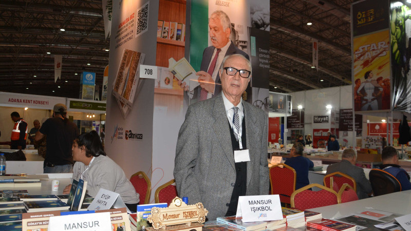 Yazar Işıkbol Kitap Fuarı'nda