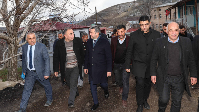 BAŞKAN KOCAİSPİR POZANTI’DA COŞKUYLA KARŞILANDI