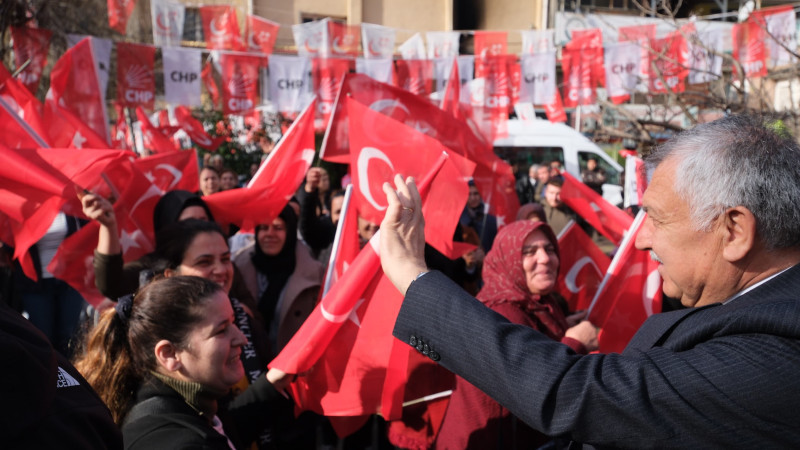 Karalar, “Siyasi ayrım yok”