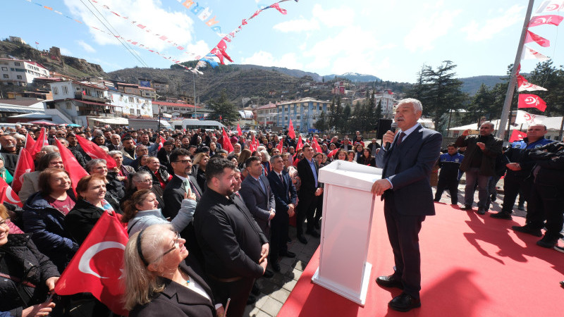 BAŞKAN ZEYDAN KARALAR HALKLA İÇ İÇE