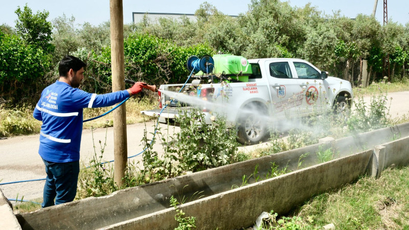 Büyükşehir; 450 personel, 100 araç ile haşereyle mücadele ediyor