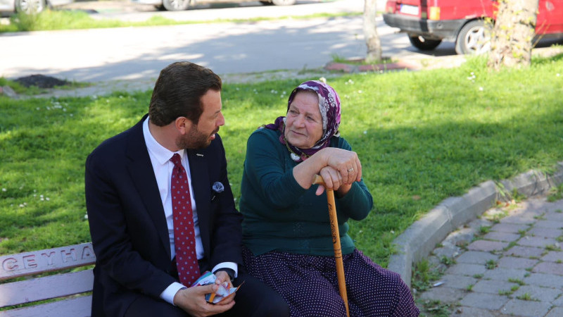 AYDAR’DAN EMEKLİYE 5 BİN LİRA İKRAMİYE