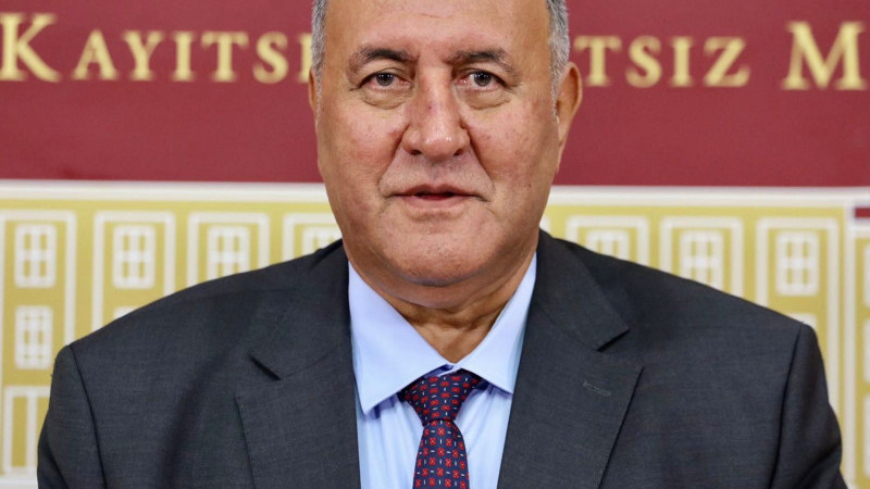 GÜRER: “EKONOMİK KRİZ VATANDAŞI PRESLİYOR”