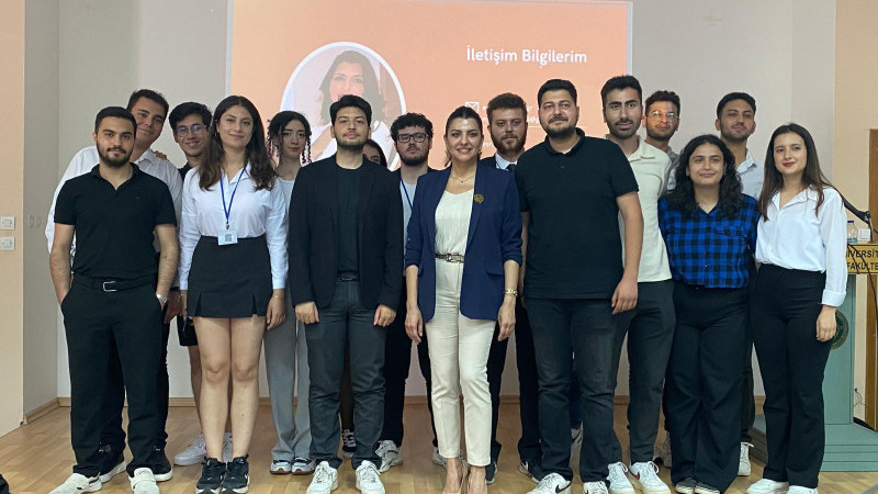 ÖZDEN: YAPAY ZEKANIN ORGANİK ZEKASI OLMALISINIZ