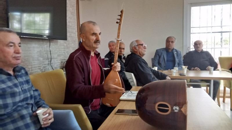 EMEKLİLERDEN SAZLI-SÖZLÜ TOPLANTI