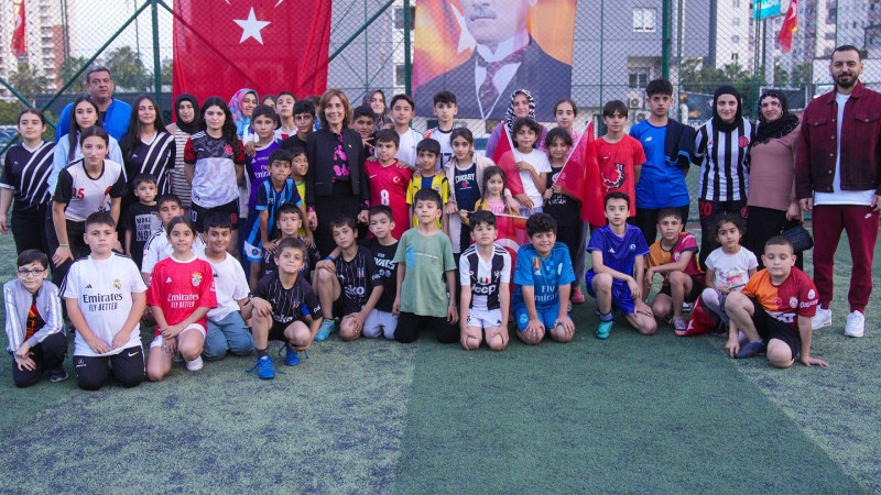 BAŞKAN TEKİN, SPOR OKULU ÖĞRENCİLERİ VE AİLELERİYLE BULUŞTU
