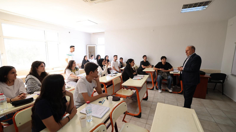 BAŞKAN DEMİRÇALI’DAN GENÇLERE ALTIN DEĞERİNDE TAVSİYELER