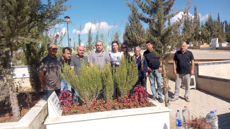 MERHUM MUSTAFA ÖZGÜR KABRİ BAŞINDA ANILDI