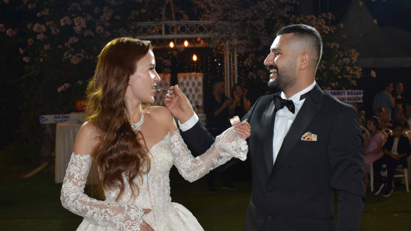 BEŞ YILLIK ARKADAŞLIKLARINI EVLİLİKLE TAÇLANDIRDILAR