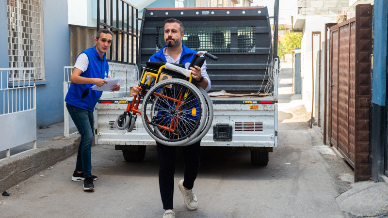 SEYHAN BELEDİYESİ'NDEN VATANDAŞLARIN EVİNE SAĞLIK ELİ