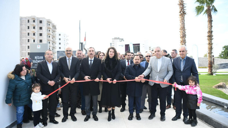 ATIKTAN SANATA SERGİSİNE YOĞUN İLGİ