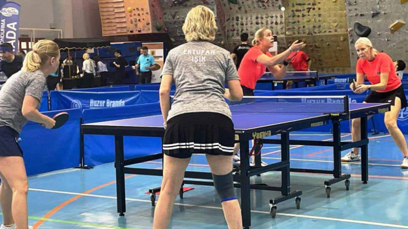 Adana’da 13. Veteranlar Masa Tenisi Turnuvası Heyecanı