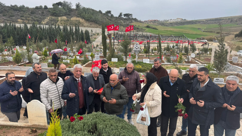 ANAHTAR PARTİ DEPREM ŞEHİTLERİ İÇİN SAHADA