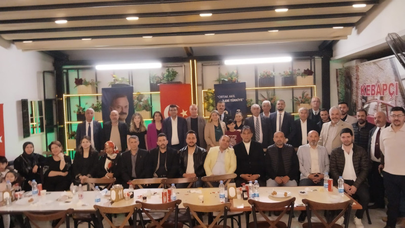 ANAHTAR PARTİ SEYHAN’DA BİRLİK SOFRASI KURDU