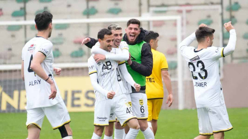 ADANA 01 FK, FUTBOLUYLA TAM NOT ALDI