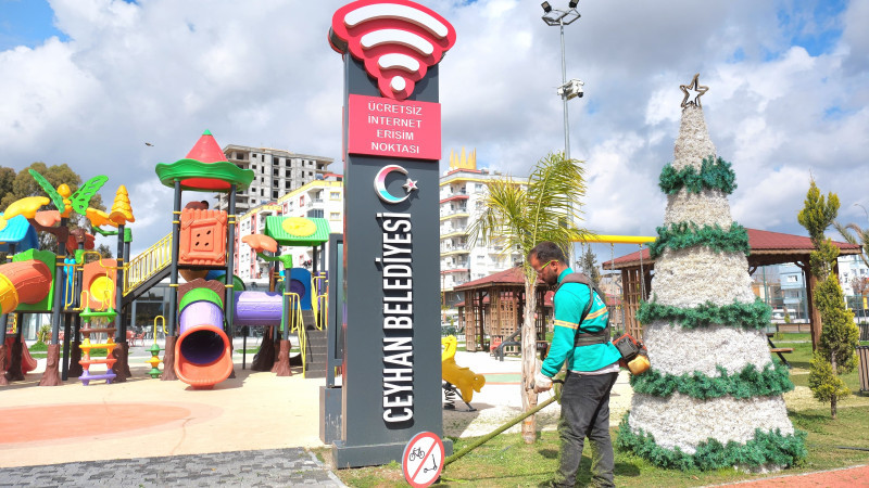 CEYHAN BELEDİYESİ PARK VE YAŞAM ALANLARINI YAZA HAZIRLIYOR