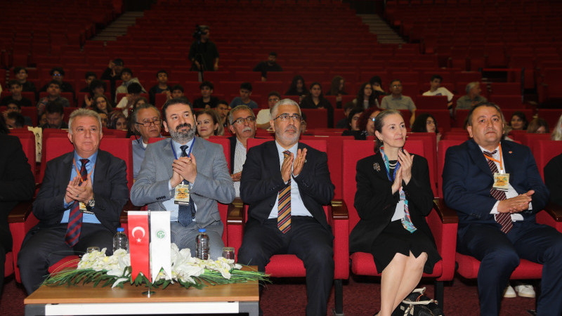 BİRİNCİ ÖZEL YETENEKLİ ÇOCUK SANAT KONGRESİ BAŞLADI