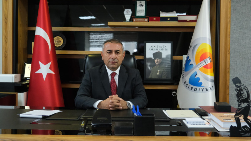 ADANA BÜYÜKŞEHİR’DEN 1 MAYIS MESAJI: “EMEK EN YÜCE DEĞERDİR”