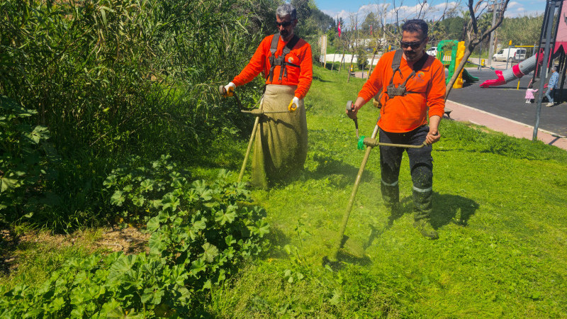 ÇUKUROVA BELEDİYESİ’NDEN PARK VE YEŞİL ALANLARDA YOĞUN MESAİ