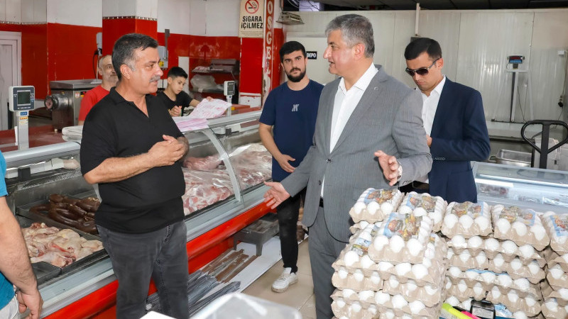 VALİ MUSTAFA YAVUZ SEYHANLI ESNAF VE VATANDAŞLARLA BİR ARADA