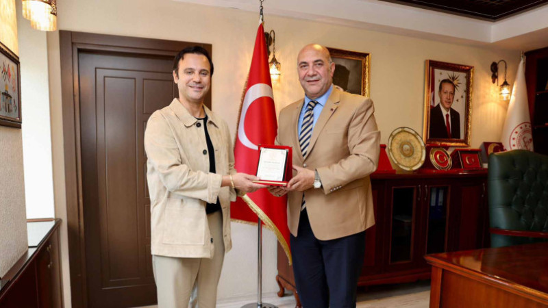 MİLLİ EĞİTİM MÜDÜRÜNDEN GÜNDOĞDU’YA TEŞEKKÜR PLAKETİ 