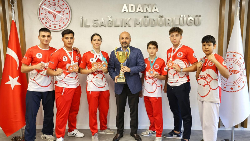 Nacar, Öz Hilal Kulübünün şampiyonlarını ağırladı 
