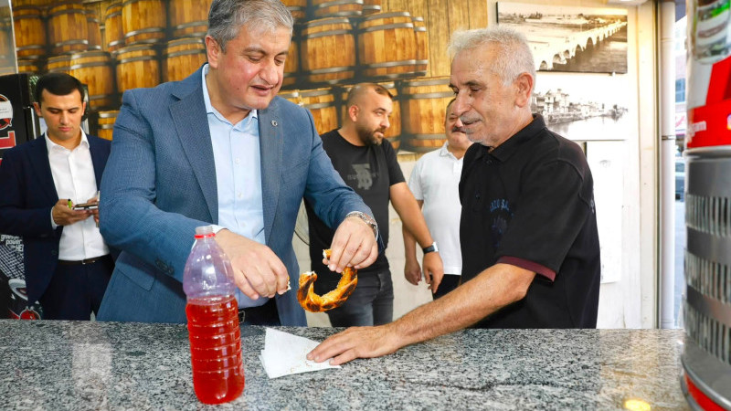 VALİ MUSTAFA YAVUZ SEYHAN'DA ESNAFIMIZI ZİYARET ETTİ