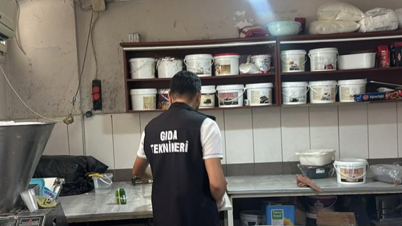 Yumurtalık Belediyesi, temizlik ve hijyen seferberliğini sürdürüyor