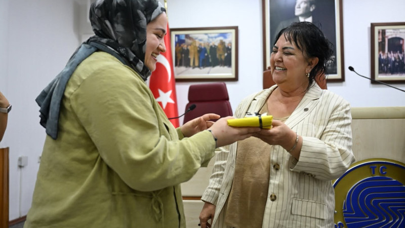 SEYHAN BELEDİYESİ’NDEN GENÇLERE EĞİTİMDE TAM DESTEK