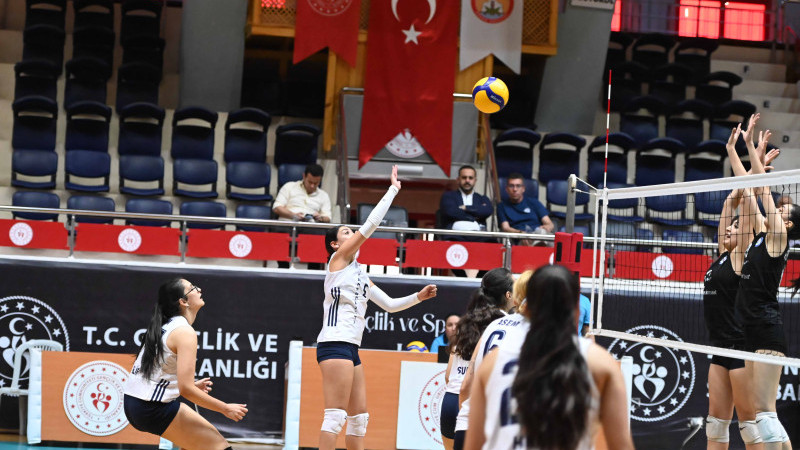 ADANA’DA AVRUPA SPOR HAFTASI KAPSAMINDA VOLEYBOL TURNUVASI BAŞLADI