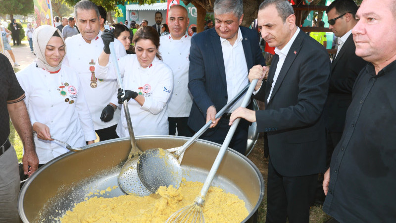 YÜREĞİR BELEDİYESİ STANDI LEZZET FESTİVALİ’NDE DOLDU TAŞTI